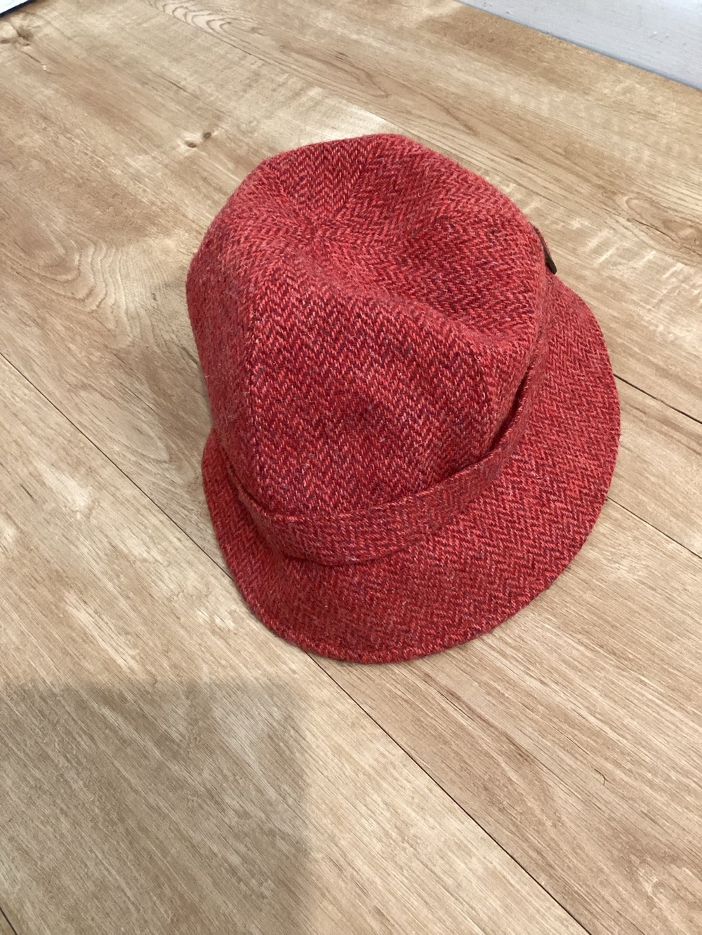 Mucros Weavers Ireland Flapper Hat Red 100% Wool Tweed Adjustable One Size